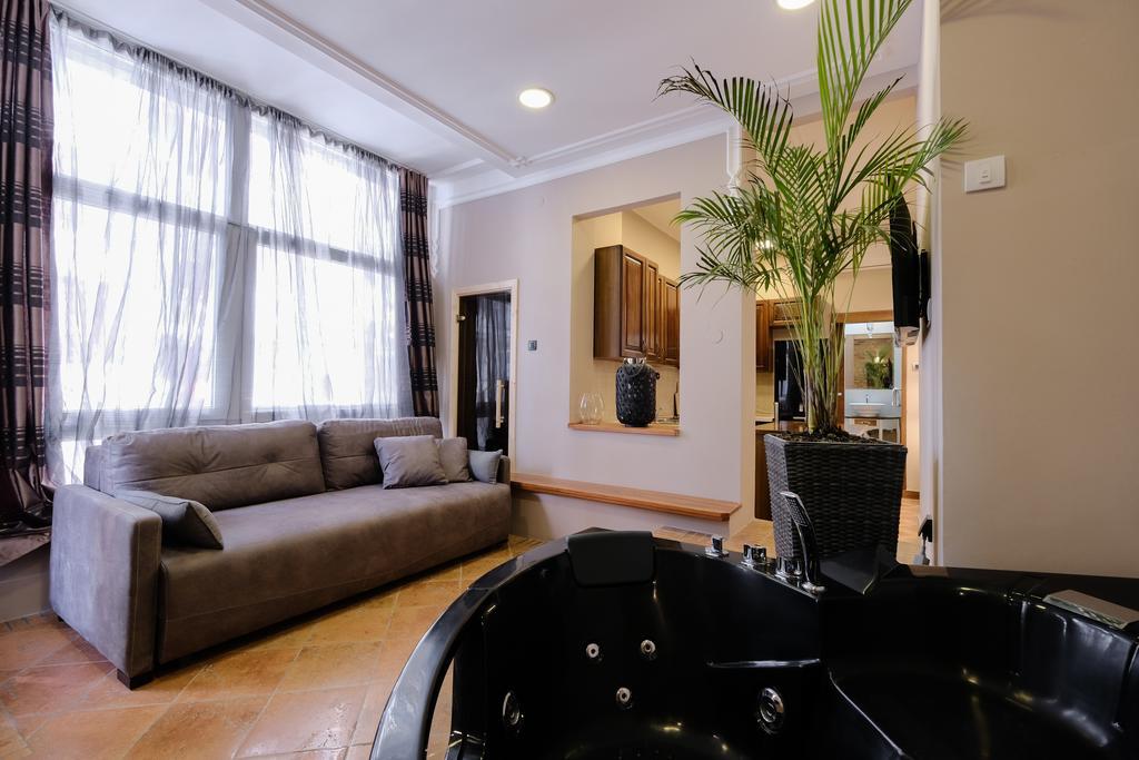 Ben Akiba Luxury Suites Belgrad Exteriör bild